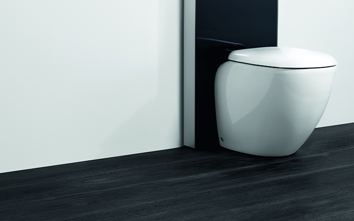 SCHOTT glass for the bathroom offers a sleek look and easy-clean surfaces