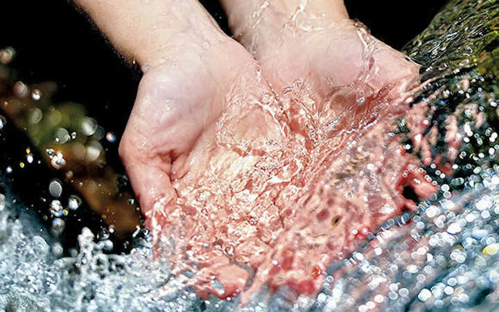 Air, water and a variety of surfaces are sterilized using equipment with SCHOTT products	