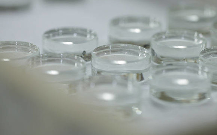 SCHOTT SUPREMAX® 33 and BOROFLOAT® 33 for advanced optical filters and lenses	