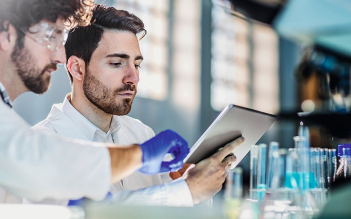 SCHOTT offers an exclusive consulting service for pharmaceutical packaging solutions