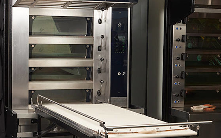 SCHOTT heat-resistant coated glass panels for professional oven doors
