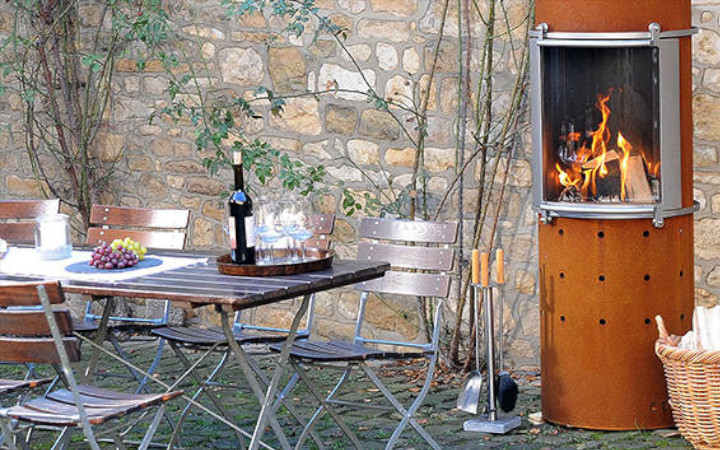 SCHOTT ROBAX® fire viewing panels offer safe and attractive protection for the garden