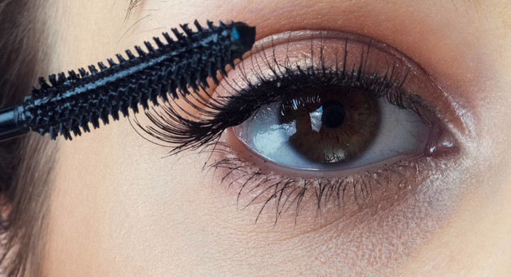 SCHOTT bioactive glasses developed for the cosmetics industry Mascara being applied to a female eye