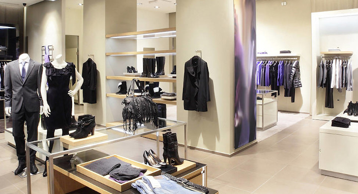 SCHOTT give interior designers the glass products to make their designs reality Interior of a clothing store with a window made of SCHOTT glass
