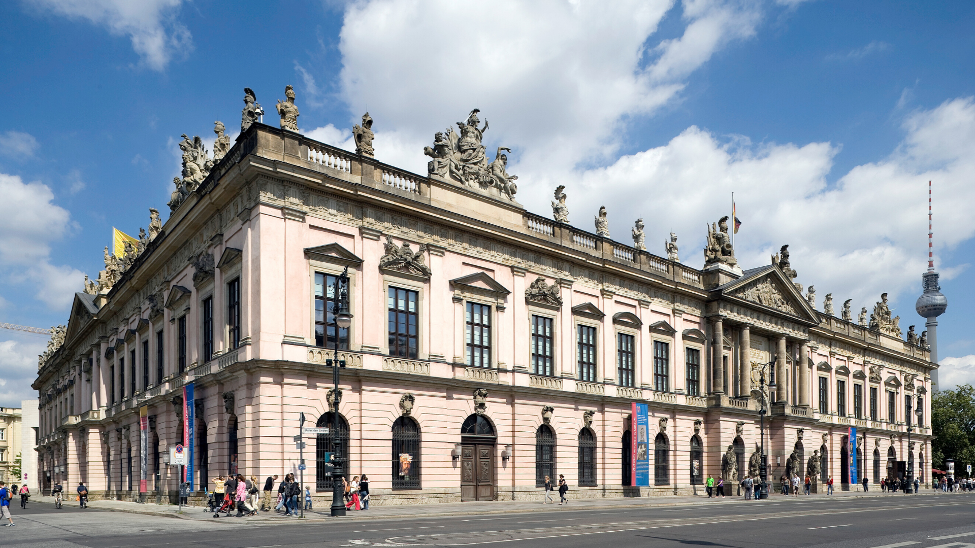 Pour en savoir plus comment le Musée historique allemand a été transformé par le verre de restauration RESTOVER®