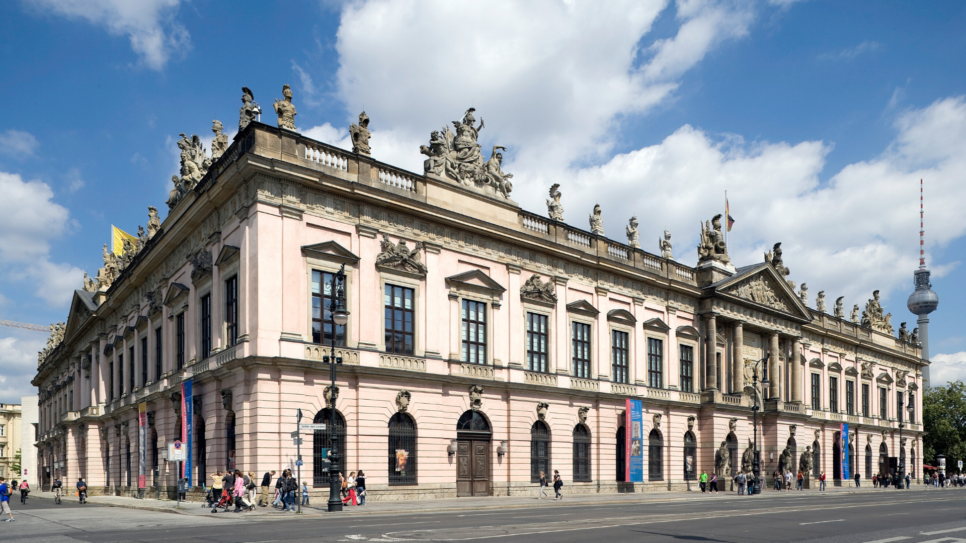Click to discover how the German Historical Museum was transformed by RESTOVER® glass for restoration