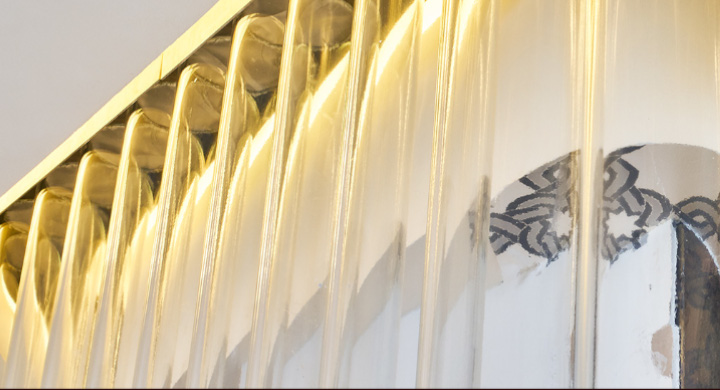 SCHOTT glass for limitless design inspiration Series of SCHOTT glass tubes used as an artistic installation